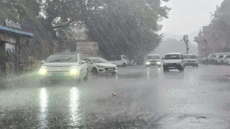 Rajasthan Mausam Alert : राजस्थान के 14 जिलों में सुबह 10 बजे जारी हुआ येलो अलर्ट, आंधी तूफान के साथ ताबड़तोड़ बारिश की WARNING